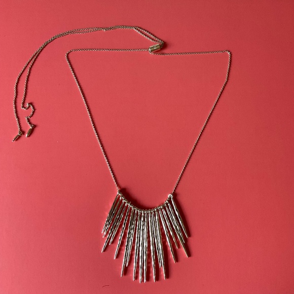 Stella & Dot Kari Fringe necklace - silver NIB - Picture 2 of 3